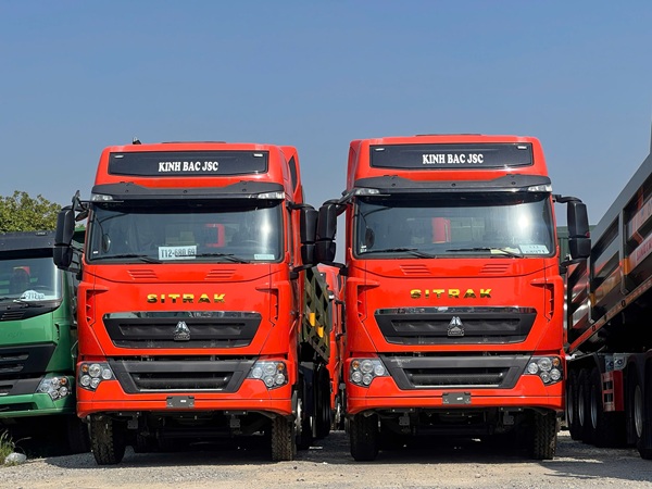 Xe đầu kéo Howo sitrak dầu 440hp