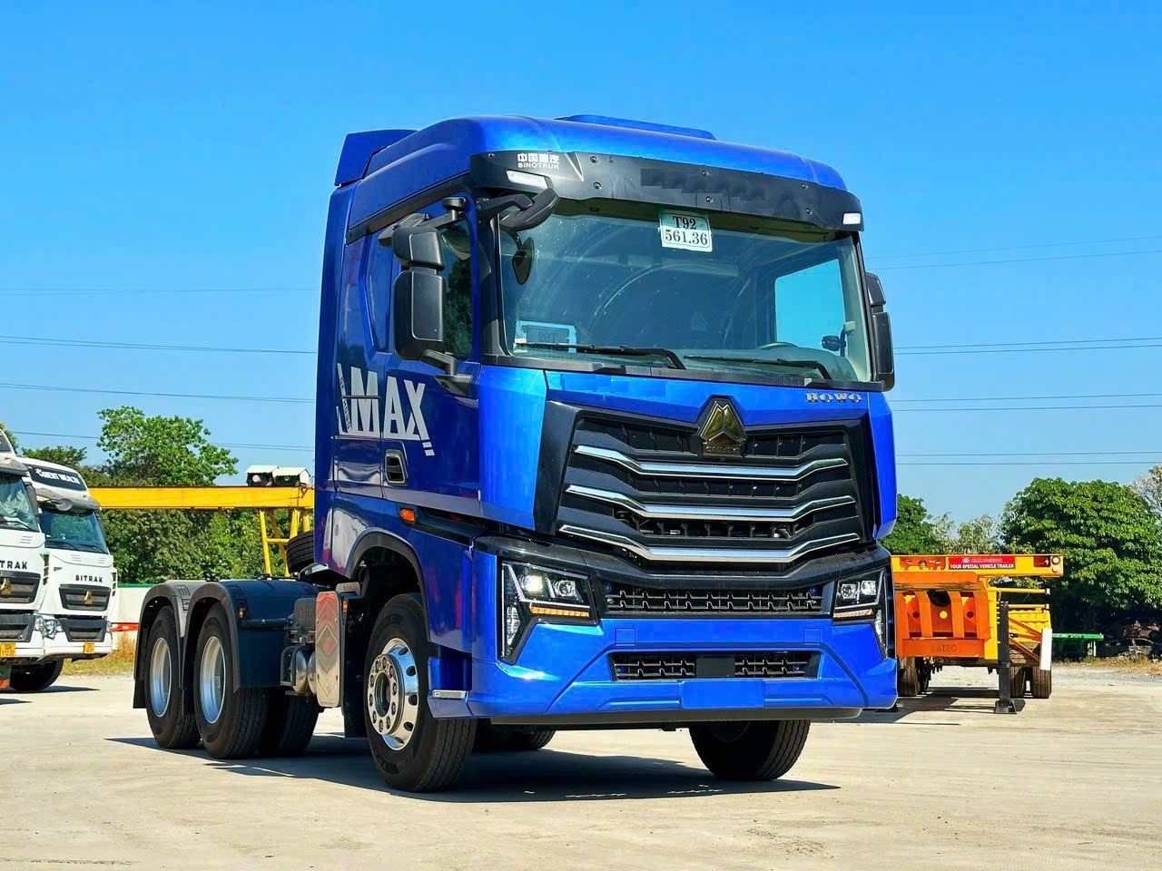 Giá xe đầu kéo Howo Max 440HP