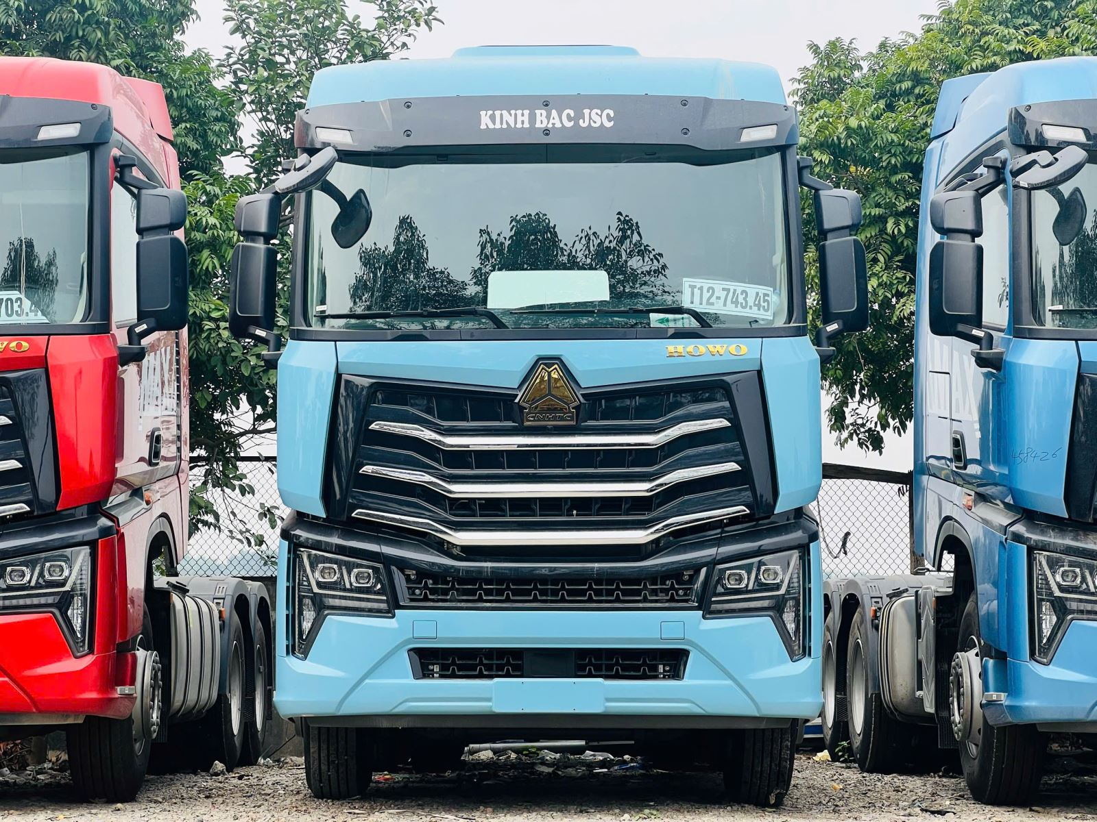 Xe đầu kéo Howo Max 460HP Cầu dầu cấu hình cao