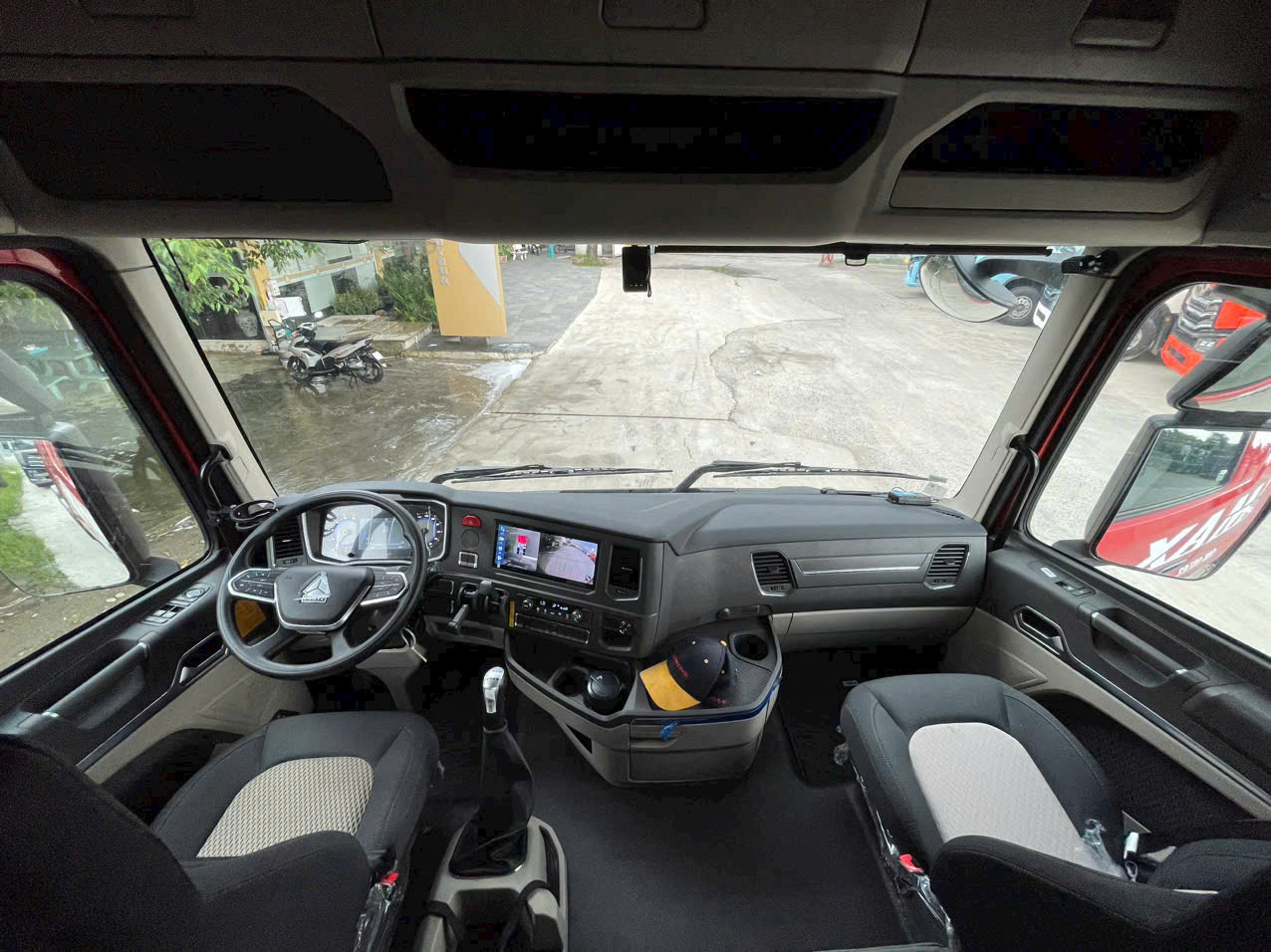 Nội thất Xe đầu kéo Howo Max 460HP Cầu dầu