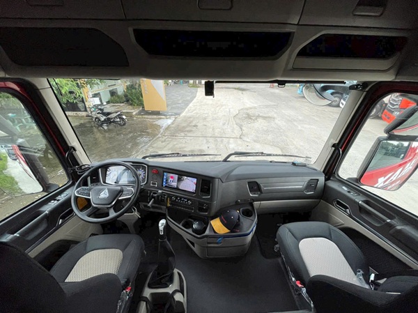 Cabin xe đầu kéo Howo Max